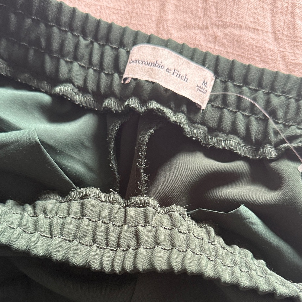 Size Medium Track Pant - Picture 2 of 4